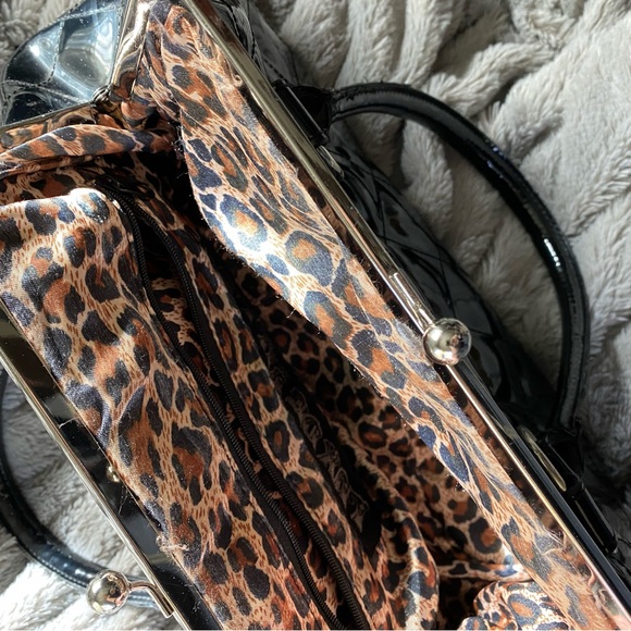 Lux de Ville Quilted Black Faux Leather Handbag. - Picture 7 of 8